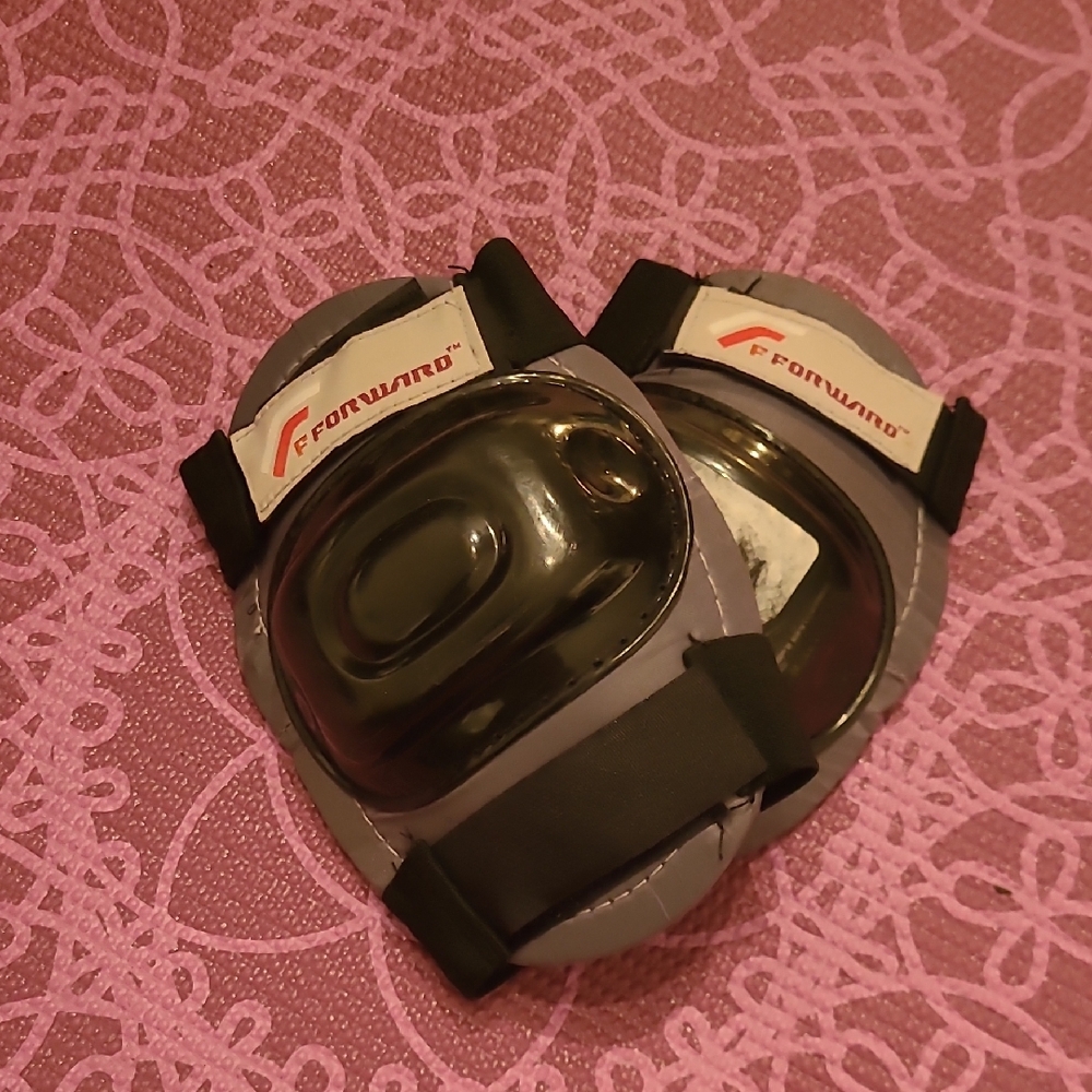 Kids Black and Gray Knee Pads